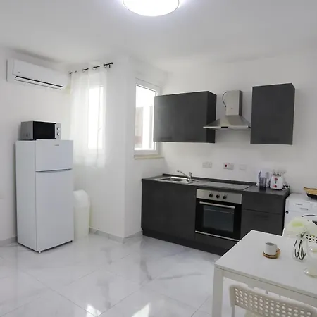 Apartment Exquisite 2 Bedroom With 2 Bathroom Apt, Best Area St Julians - 3 Mins Seafront